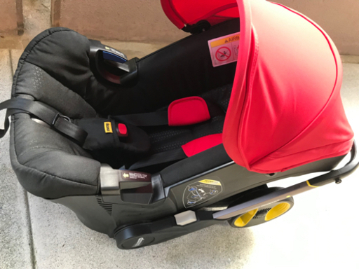doona(ドゥーナ) ベビーカー兼チャイルドシート&専用ISOFIX ベース&おまけ