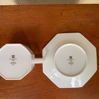 ジバンシィーティーセットペア(カップ口径8cm 受け皿13､5cm) 未使用品の画像