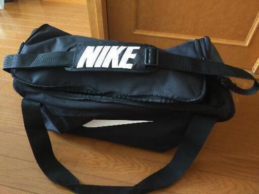 ナイキ　ボストンバッグ