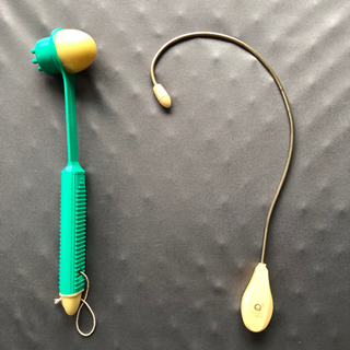 肩たたきとツボ押し器