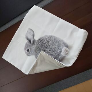【お譲りする方決定済】うさちゃんのモノトーンクッションカバー【USED】の画像