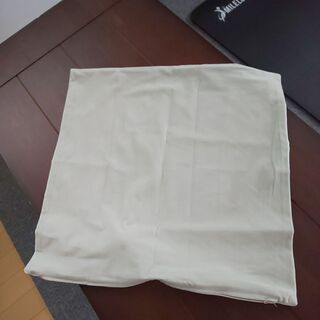 【お譲りする方決定済】うさちゃんのモノトーンクッションカバー【USED】の画像