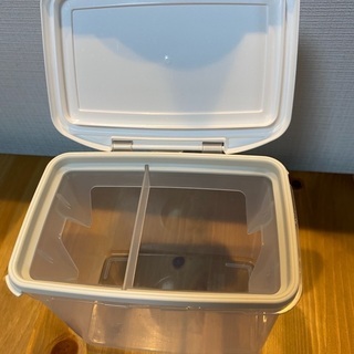 (お問い合わせ対応中)粉ミルク　森永E赤ちゃん　エコらくパックつめかえ用　未開封　賞味期限2021.11.18(専用ケース・スプーン付き)の画像