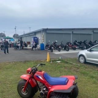 商談中　11月から使用できます　 バイク用１区画空きが出ます　ロフト付き　テレワーク可能　収納多い　宇都宮　芳賀台　ゆいの杜　貸しガレージ バイクガレージ 　趣味の部屋　収納ＢＯＸ　Wi-Fi トイレ　水道　東京ドーム1/4の広さ 広い芝生  自由度満載 - 不動産