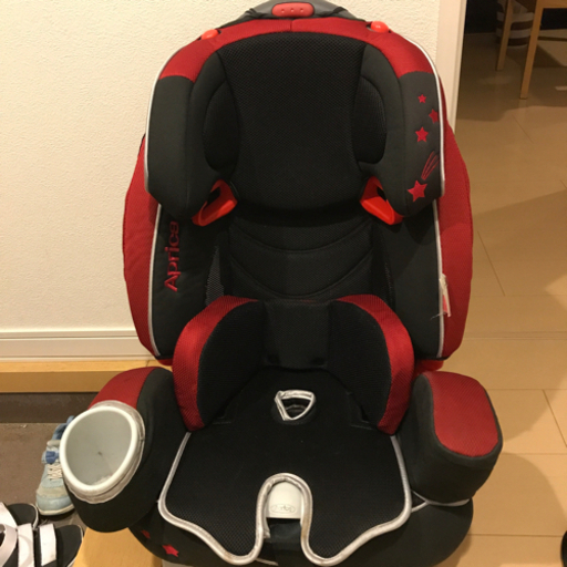 Aprica ユーロ　ハーネス　DX  赤黒　ジュニアシート