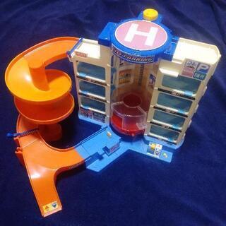 トミカ 高速道路 駐車場タワーの画像