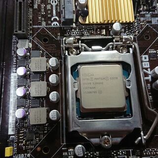 Q87TマザーボードITX/COU/メモリ付きの画像