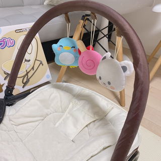 バウンサー&新品テーブルセットの画像