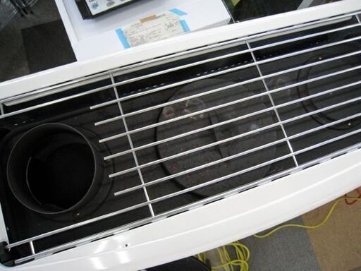 ☆ トヨトミ 2019年製 煙突式ストーブ HR-650F (木造 17畳 コンクリート 27畳) 半密閉式 石油暖房機 ストーブ 札