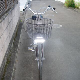 年式は古いですが現役バリバリの電動自転車です。若干の値引き交渉受けますよ！『充電器付き』の画像