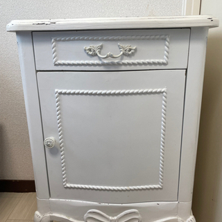 クラシカル　チェスト　ロワール　Loireの画像