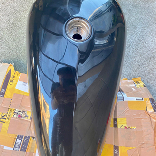 Harley Davidson スポーツスター タンクの画像