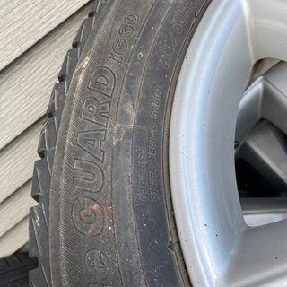【お渡し決定】スタッドレスタイヤ215/60R17.96Qの画像