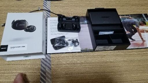 (取引中)Bose SoundSport Free wireless headphones 完全ワイヤレスイヤホン トリプルブラック