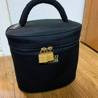 enrico coveri ポーチ黒