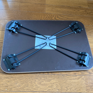 折り畳みミニテーブルの画像