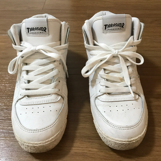 スラッシャー　THRASHER ハイカットスニーカー　２６