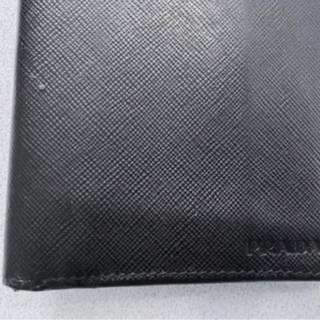 【値下げ中】PRADA 長財布 黒 サフィアーノ プラダ レザー 本革 本物の画像