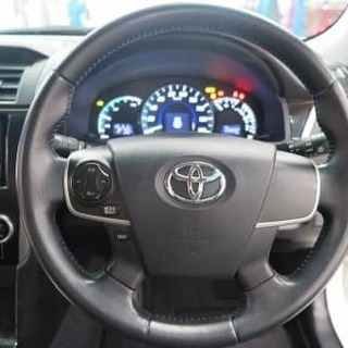 カムリハイブリッド入庫しました🚙✨お問い合わせお急ぎください(; ･`д･´)！！の画像