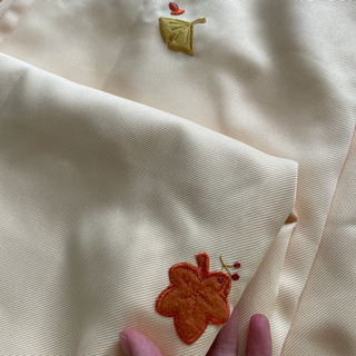 カーテン　紅葉柄　200m 2枚　の画像