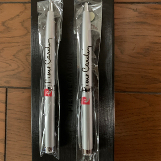 シャープペンとボールペンの画像