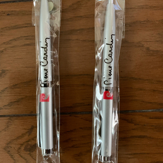 シャープペンとボールペンの画像