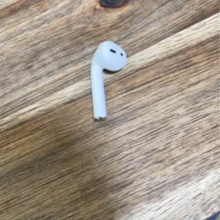 AirPods(右耳なし)➕シリコンカバーの画像