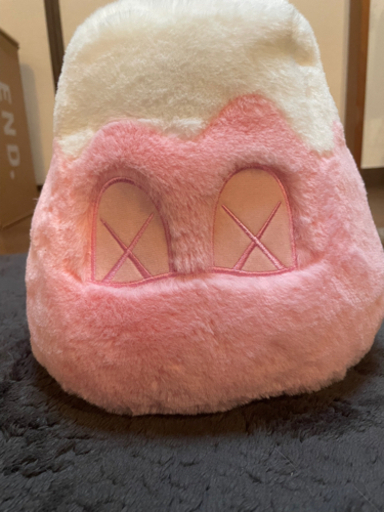 Kaws Holiday Japan ピンク