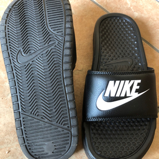 NIKE ベナッシの画像
