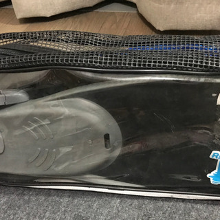 シュノーケリング３点セットと浮き輪の画像