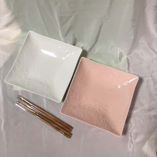 《決まりました》HANAE MORI  角皿プレートペアーセット