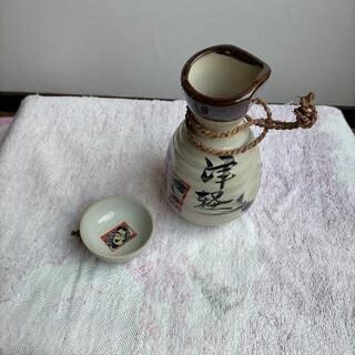 徳利と猪口の画像