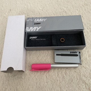おしゃれ！LAMY  ラミー サファリ 万年筆  ピンク