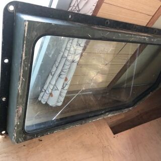 実物フロント防弾ガラス