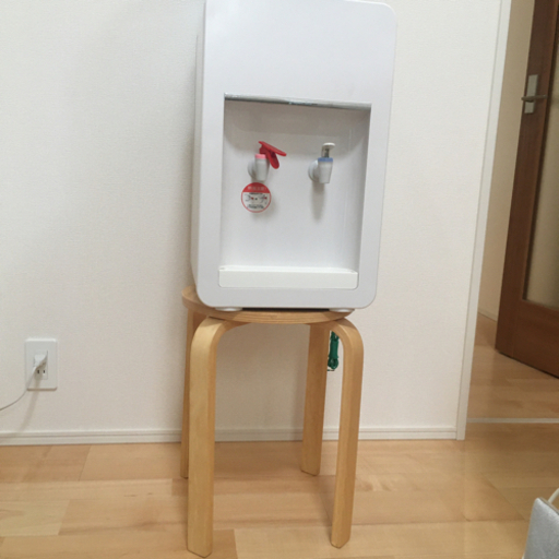 ウォーターサーバー　アクアクララ　ガロンボトル付