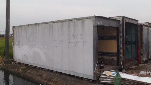 トラックコンテナです