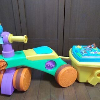 プーさん乗用玩具　荷車付き三輪車