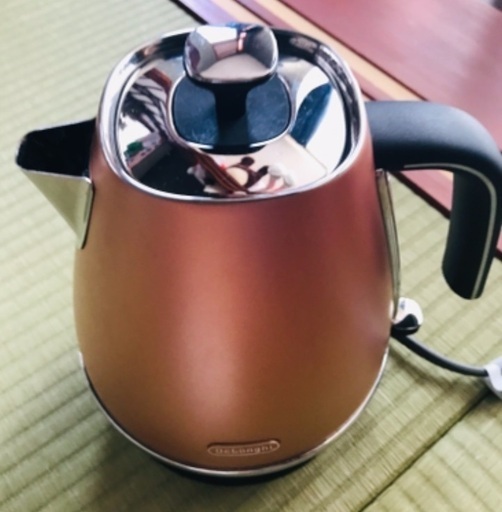 電気ケトル　デロンギ　おしゃれインテリア