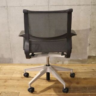 Hermanmiller(ハーマンミラー)社よりセトゥーチェア/マルチパーパス