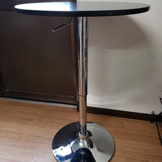 カフェ用ラウンドテーブル（高さ調節可能）中古品の画像