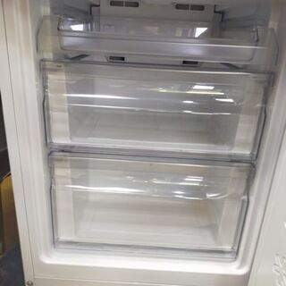 【着払い対応可能！！旧鹿児島市内送料無料】 リサイクルストアスターズ城西店 2018年製 ハイアール HAIER JR-NF148A W ファン式 冷蔵冷凍庫 148L 右開き 2ドア ピンク×ホワイトの画像