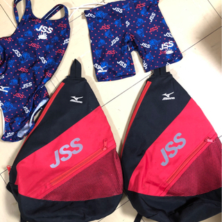 JSSスイミングスクールバッグと水着