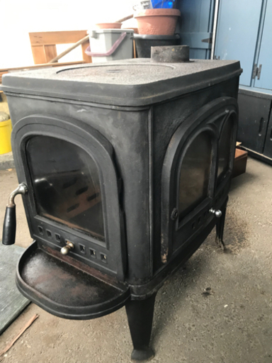 薪ストーブ、北欧風薪ストーブ、ガーデニング雑貨、、インテリア雑貨、花台