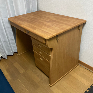 受け渡し決まりました！【タダで譲ります！】勉強机 引き出し有り ...