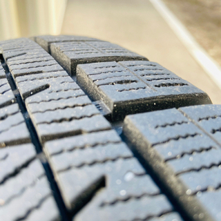 スタッドレスタイヤ 215/60R16