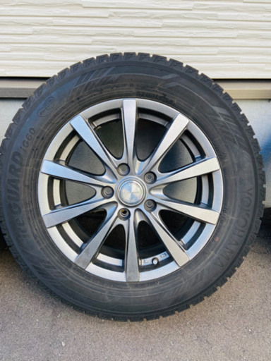 スタッドレスタイヤ　　215/60R16