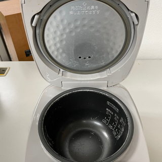 2011年式　ZOJIRUSHI NS-LE05-XA 炊飯器の画像