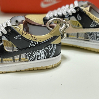 スニーカーキーホルダーTRAVIS SCOTT DUNK LOW左右セットの画像