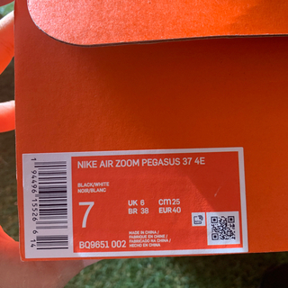 値下げしましたNIKEエアズームペガサス37 25cmの画像