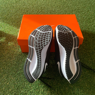 値下げしましたNIKEエアズームペガサス37 25cmの画像